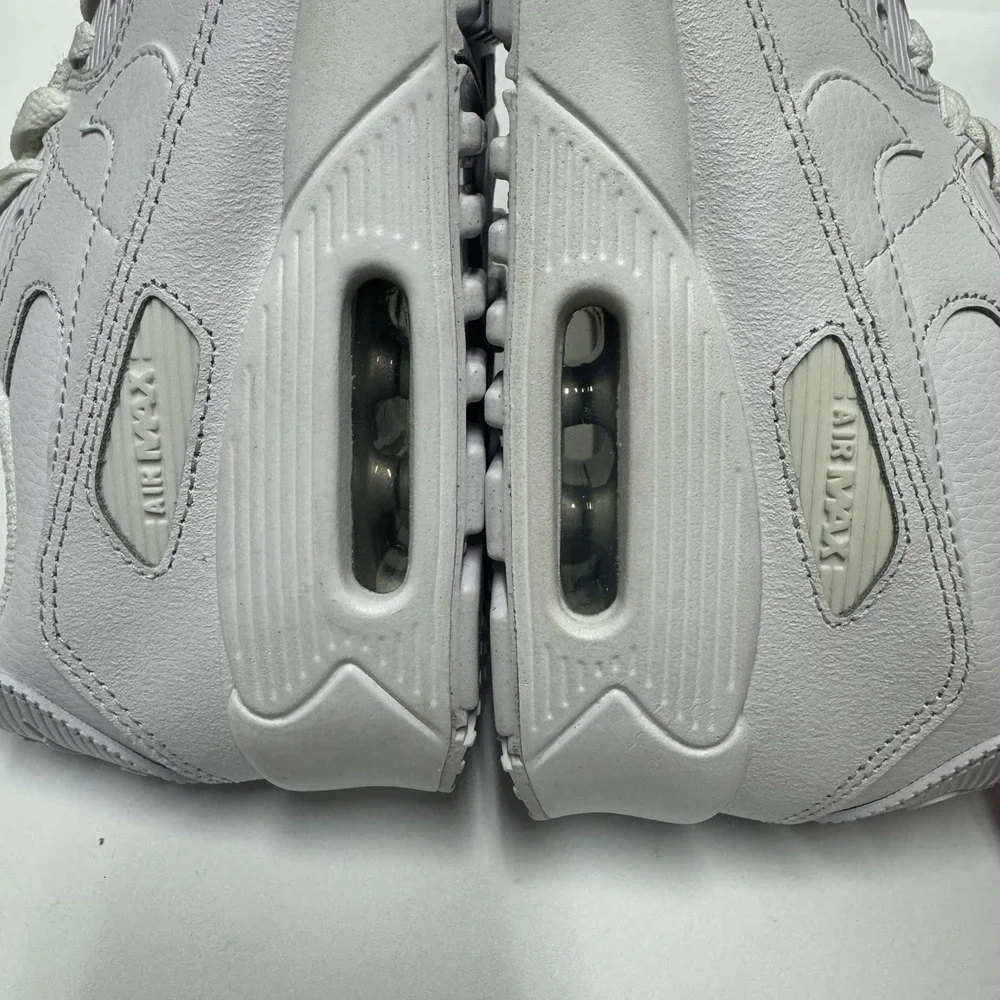 Brand New Nike Air Max 90 GS White Leather HF6358-102 Size 6Y Youth / 7.5 Women